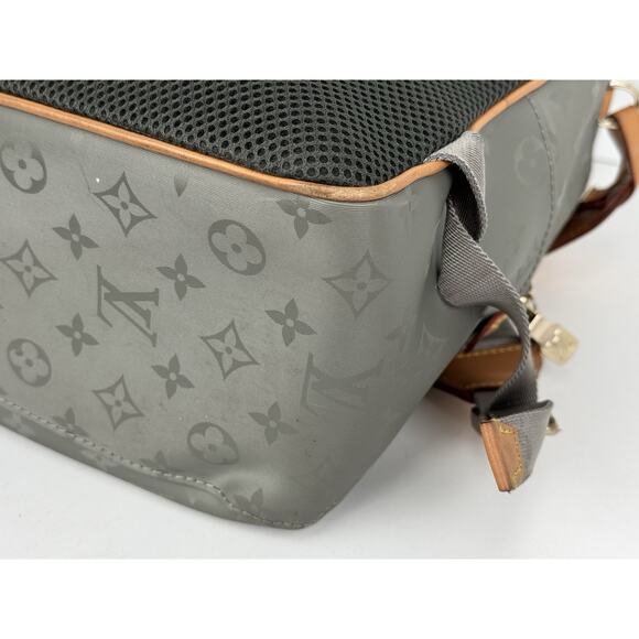Louis Vuitton Monogram Gray Nylon Backpack Gold Hardware R-1 - Picture 11 of 16